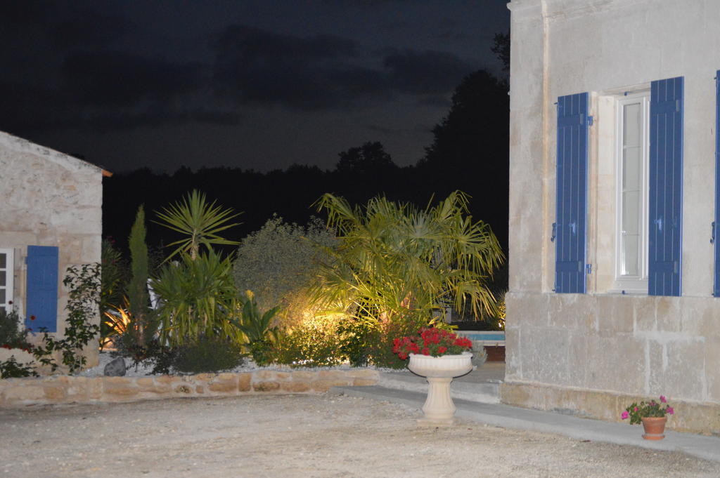 L'Oasis Bed & Breakfast Port-d'Envaux Ngoại thất bức ảnh